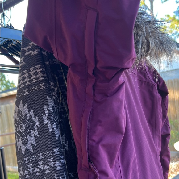 Columbia Women's Deep Purple Ski Jacket - Picture 8 of 8